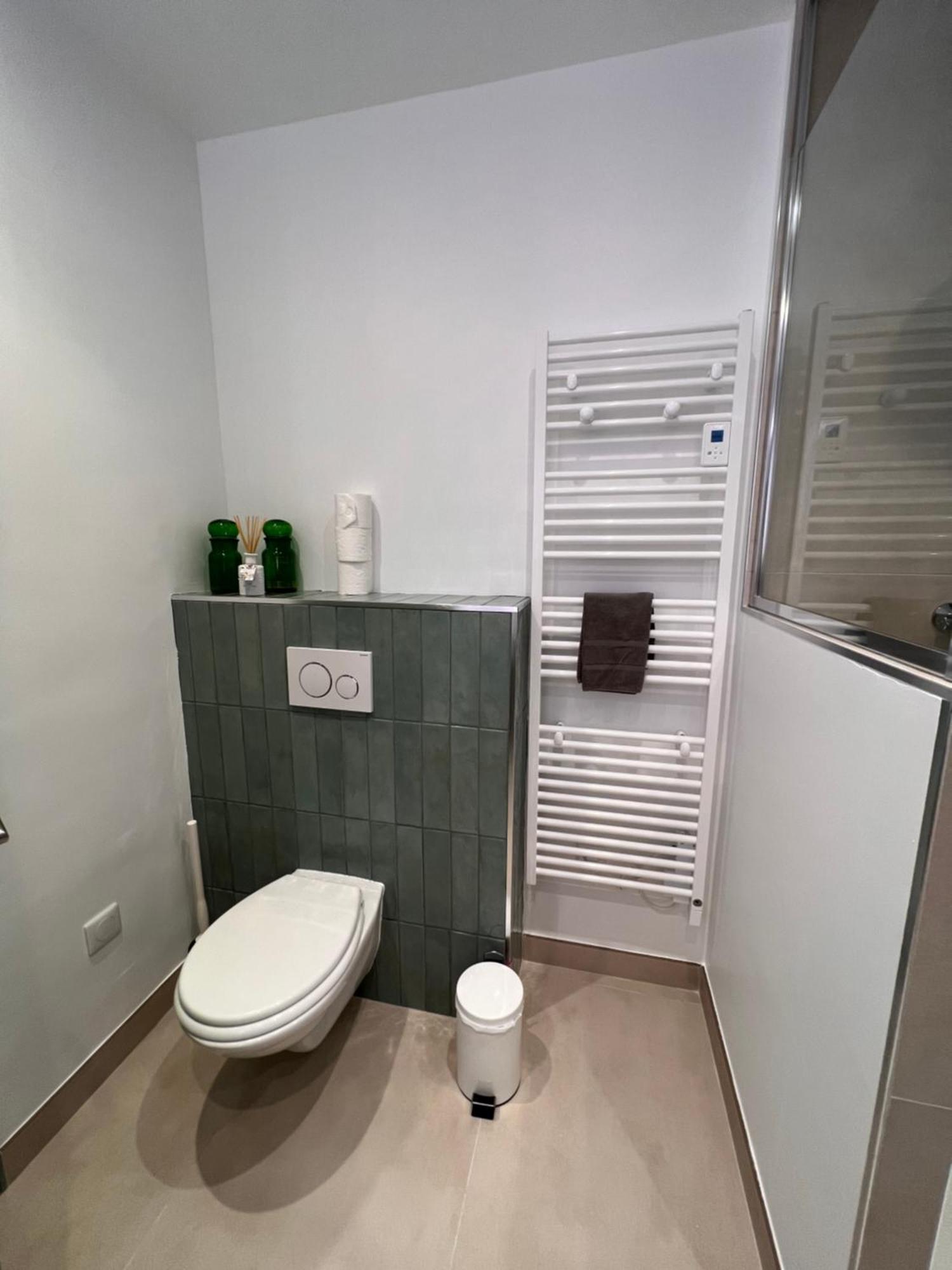 Simone, Appartement Maison, Quartier Calme, Grande Terrasse, Spa, Barbecue, 2 Chambres Frejus Bagian luar foto